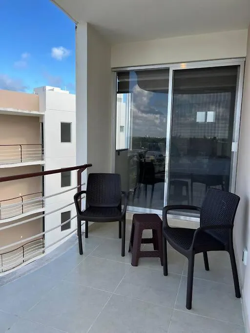 Apartment Cancun 2 Bedroom Condo, Pool, Great Wifi & Tvs