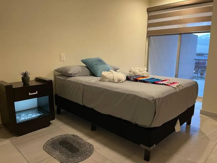 Cancun 2 Bedroom Condo, Pool, Great Wifi & Tvs Apartment