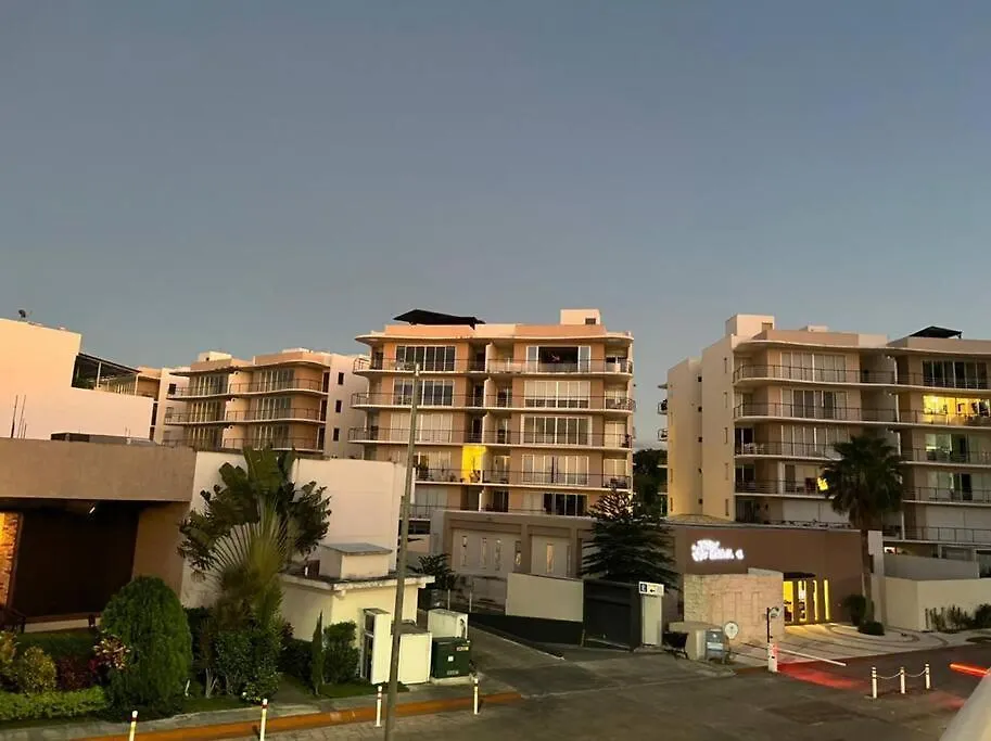Apartment Cancun 2 Bedroom Condo, Pool, Great Wifi & Tvs